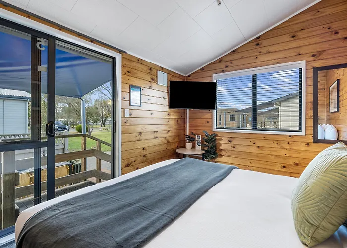 Tasman - 4*