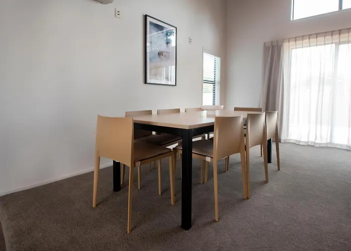 Tasman - 4*
